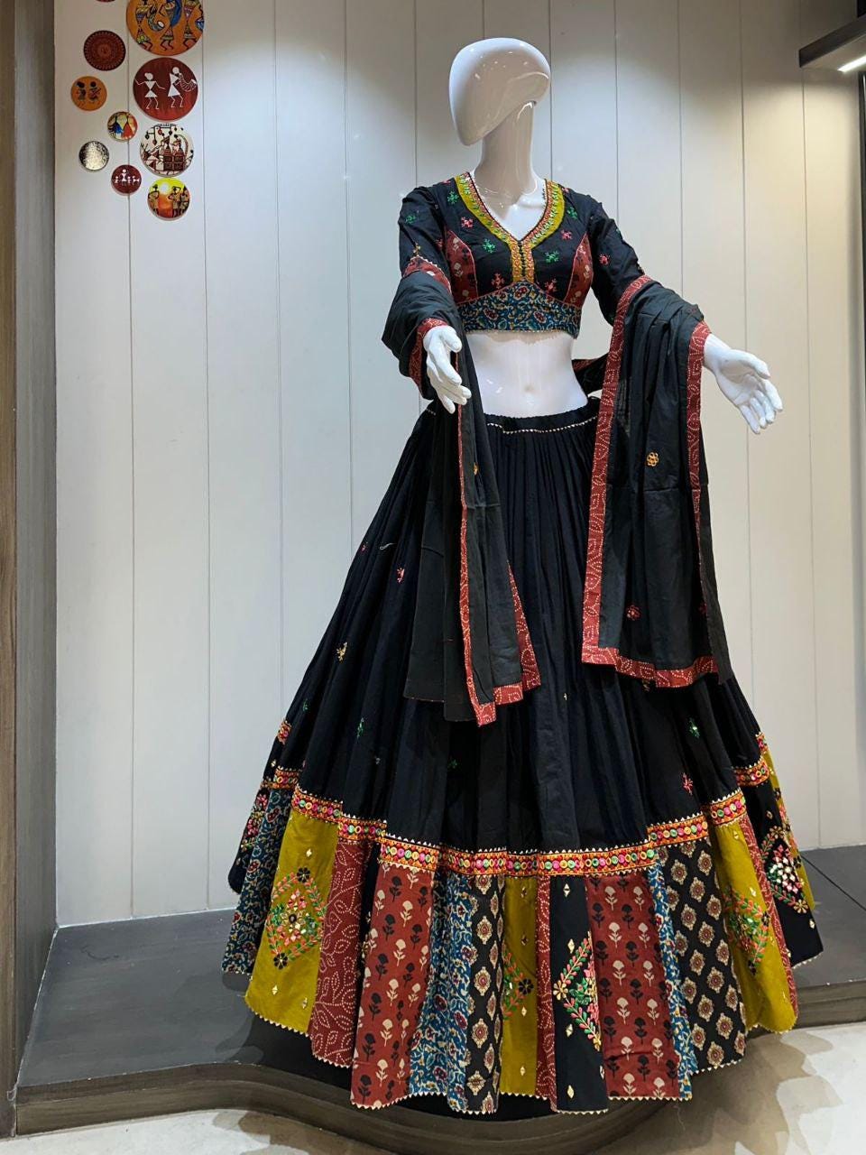 Cotton Print Base Choli For Navratri Patola Lehenga Festival Outfit Gamthi Work Garba Night