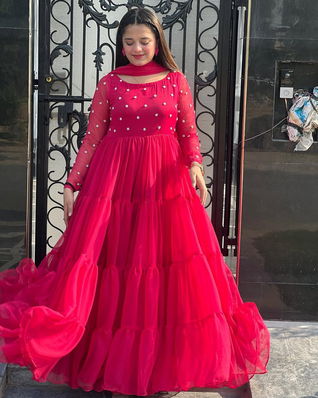 Heavy Georgette With Embroidery BEADS WORK Salwar Kameez Is Perfect For Party Wear