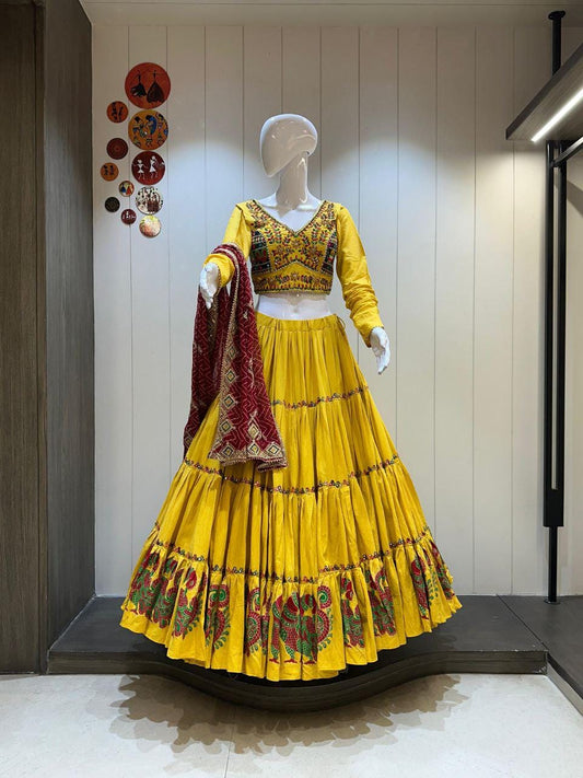 Pure Crape Lining In Skirt With Heavy Mirror Border Skirt With Handblock Print