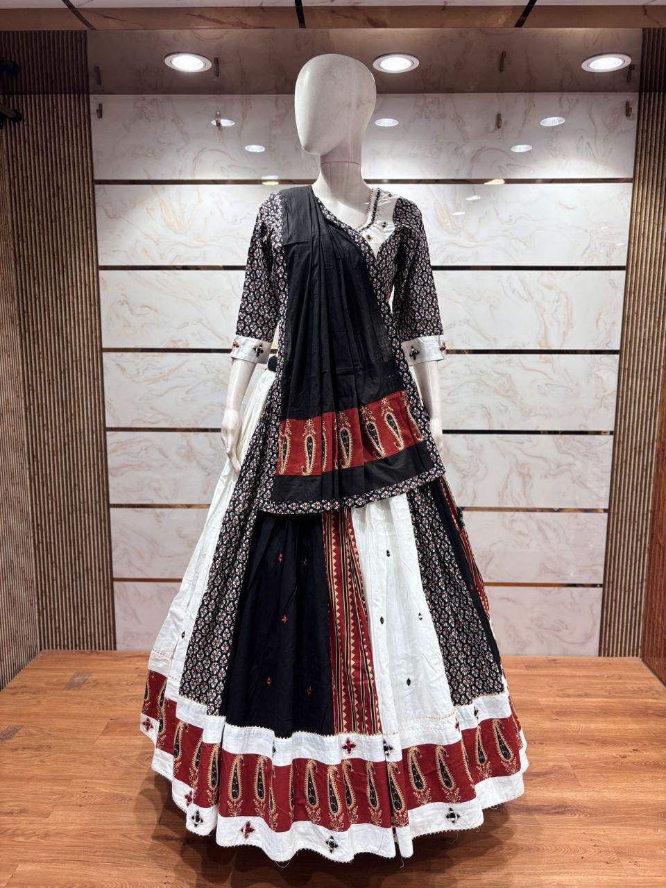 Kutchhi Box Work With Aari Work  With Patching Work Dupatta With Designer Blouse