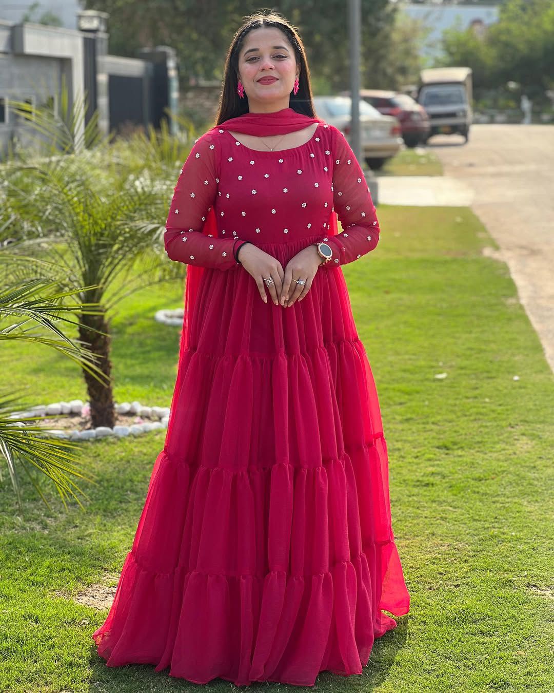 Heavy Georgette With Embroidery BEADS WORK Salwar Kameez Is Perfect For Party Wear