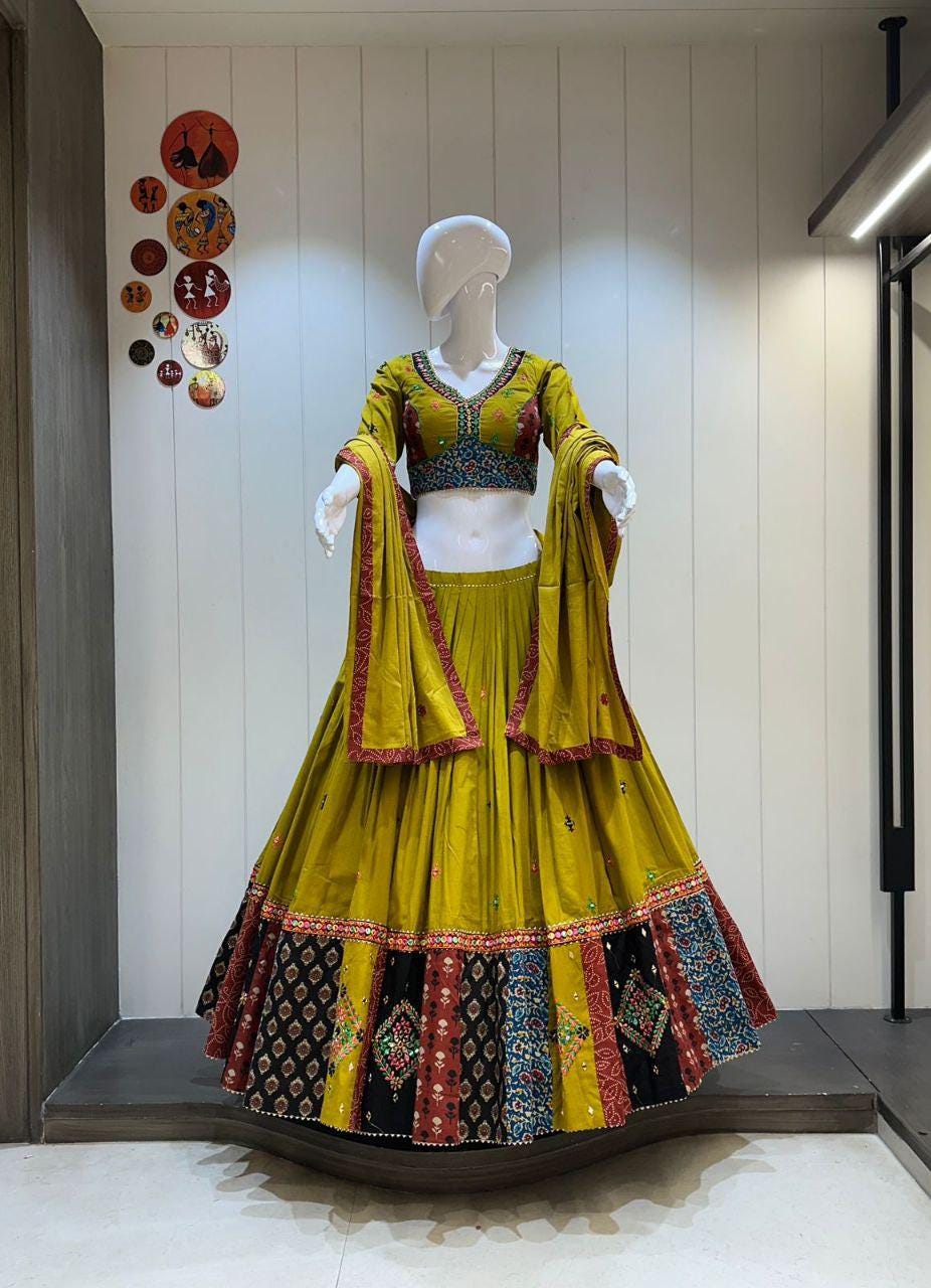 Cotton Print Base Choli For Navratri Patola Lehenga Festival Outfit Gamthi Work Garba Night